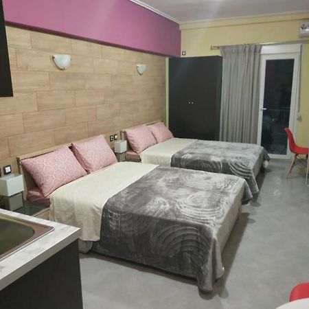 G M 2 Rooms Kentro In The Heart Of The City Larissa Exterior foto