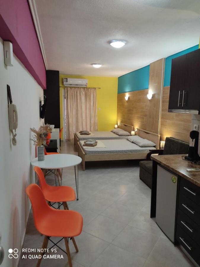 G M 2 Rooms Kentro In The Heart Of The City Larissa Exterior foto